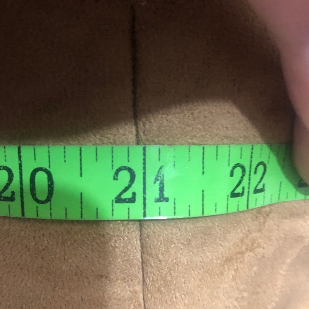 Womens Tan Faux Fur Vest. Medium. Windriver. - Picture 7 of 8